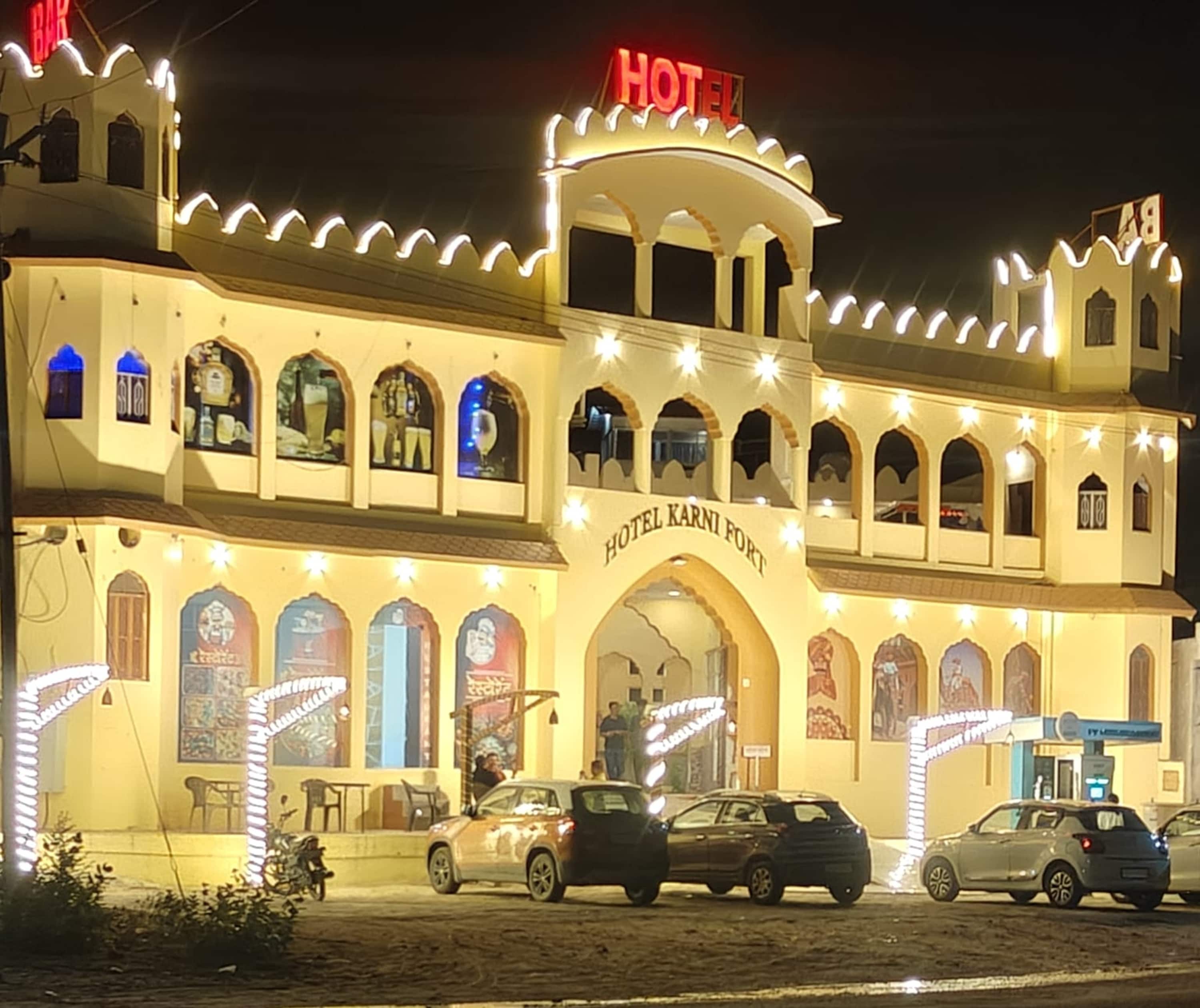 Hotel Karni Fort. - Tap to explore photos