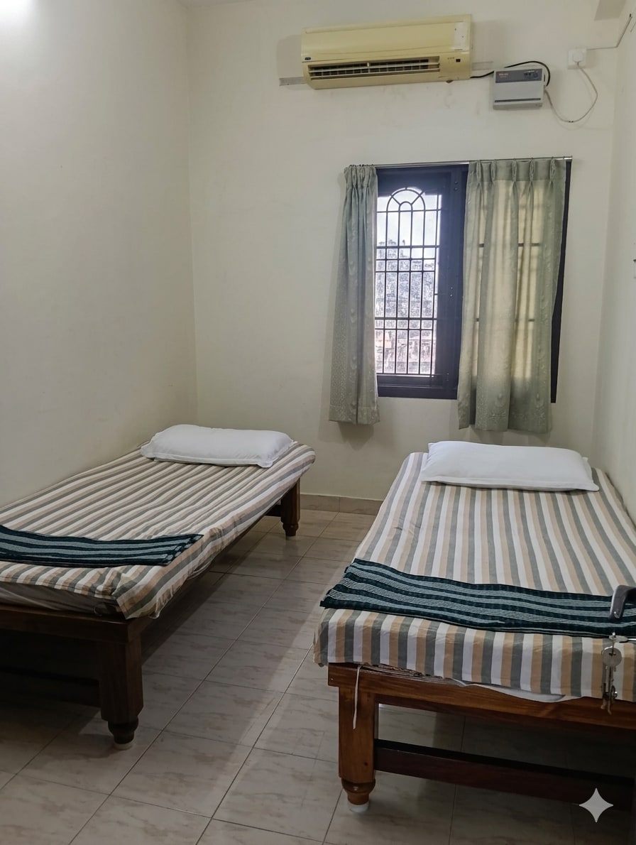 Srinivas Homestay - Tap to explore photos
