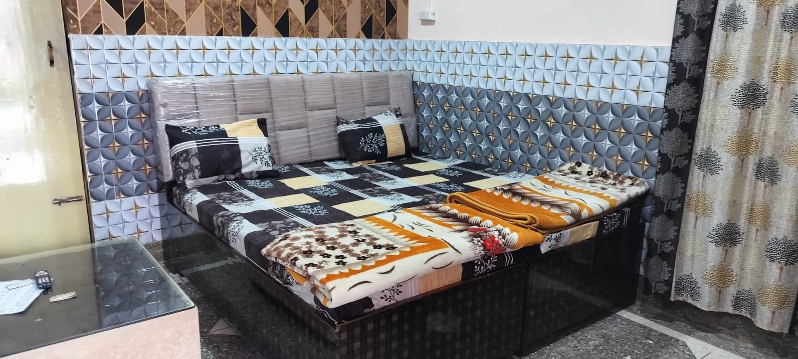 Shreeji Hotel & Guest House - Tap to explore photos