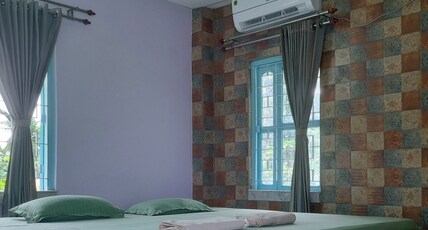 Sukhani Riverside Cottage Room Type - Room 1 (River Facing 1st Floor)