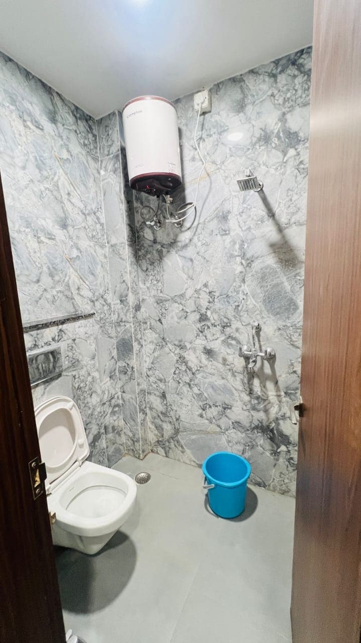Vimoksha Residence I 9 min walk to Kashi Vishwanath Temple - Tap to explore photos
