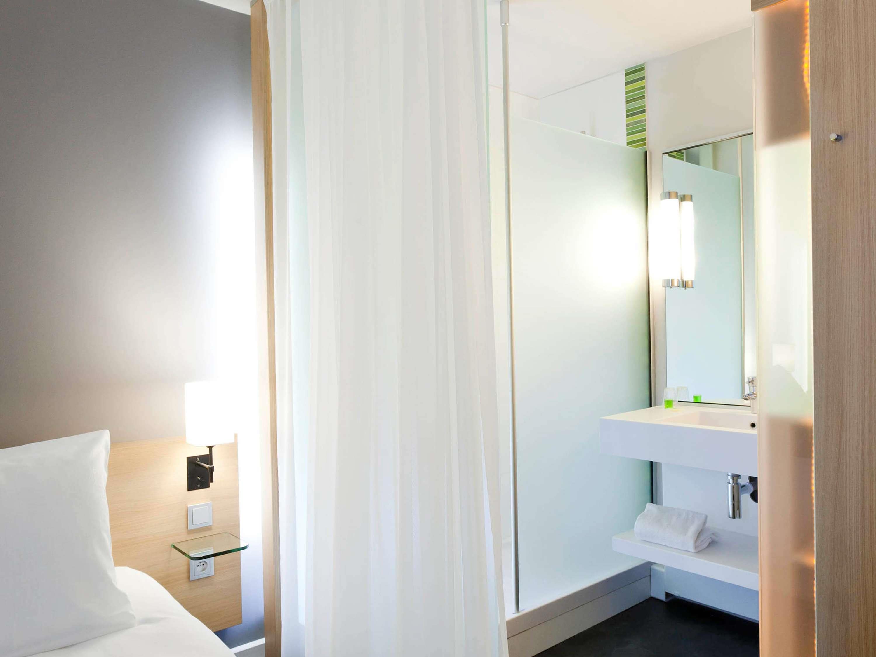 ibis Styles Nantes Rez - Tap to explore photos