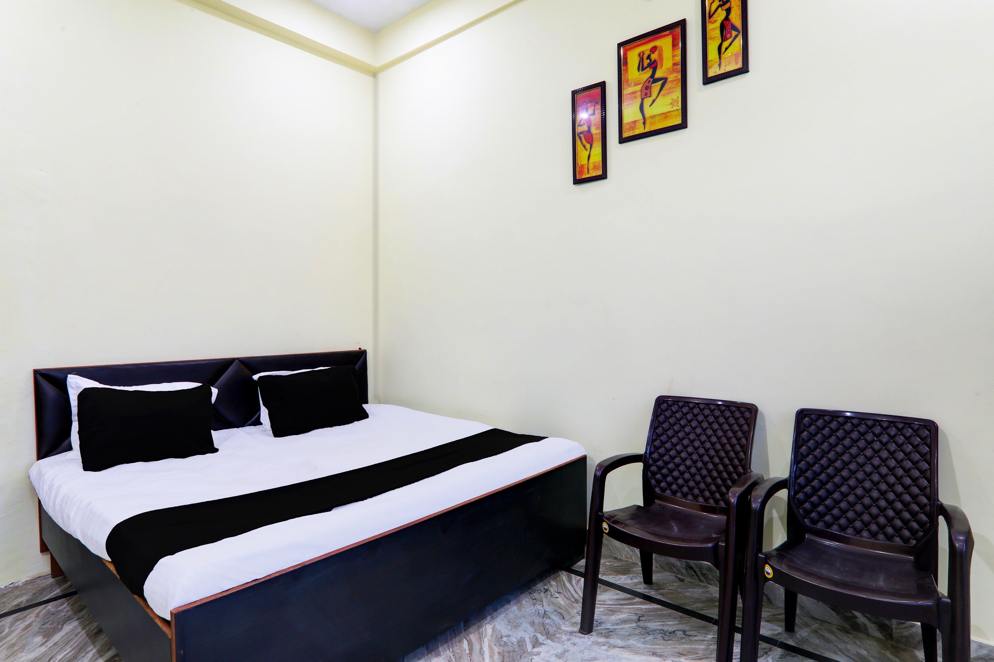 Hotel O Dwarika Guest House - Tap to explore photos