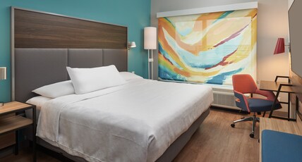 Tru By Hilton Pompano Beach Pier, FL Room Type - 1 KING BED
