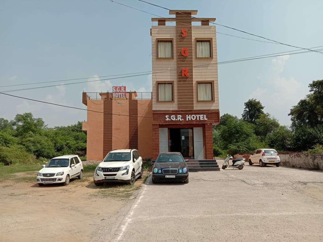 HOTEL SGR - Tap to explore photos