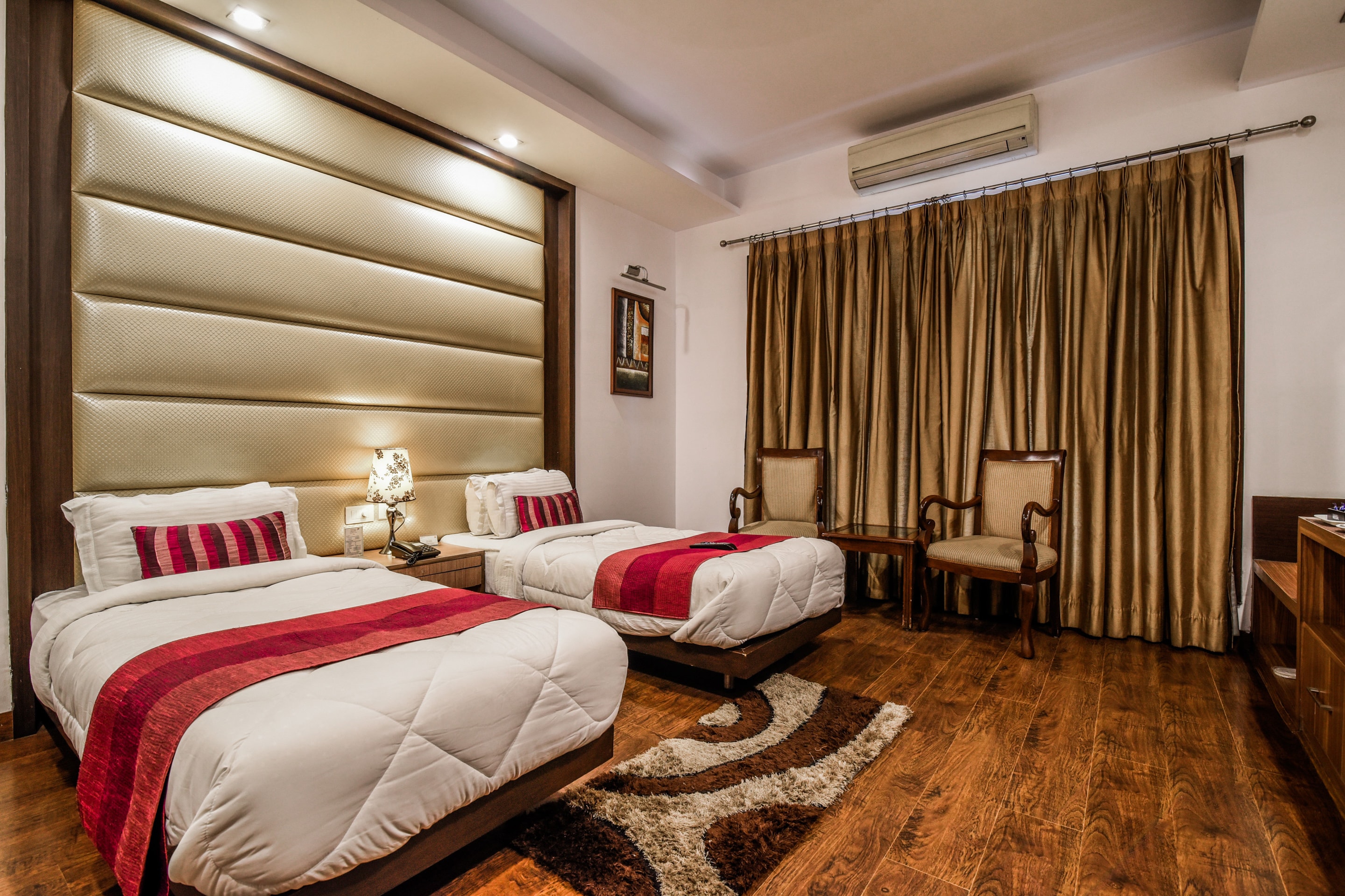 Indiyaah Inn DLF Phase 2 | CyberCity - Tap to explore photos
