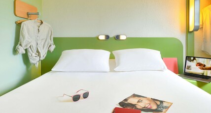 ibis budget Clermont Ferrand Sud Room Type - Double room with a large bed for 2 people