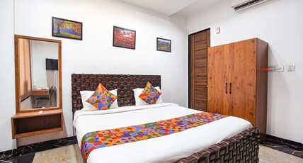 FabHotel Villa De Benares - Nr. Tulsi Manas Mandir Room Type - Deluxe Room