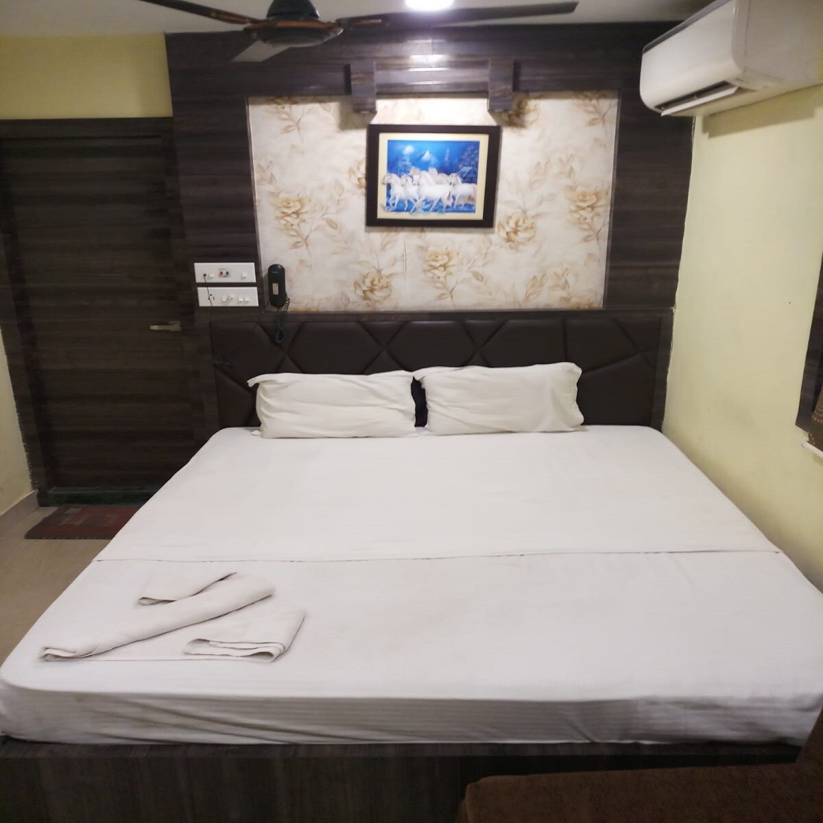 HOTEL RAYAN INN - Tap to explore photos