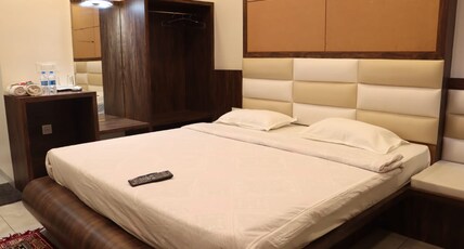 Pawan Executive Room Type - Double bed room with king size bed