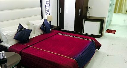Hotel Sun International- Budget Hotel near New Delhi Railway Station Room Type - Deluxe Room Hotel Sun International- Budget Hotel near New Delhi Railway Station Room Type - Deluxe Room