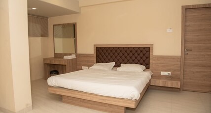 Hotel Sunshine Room Type - Deluxe Ac Room