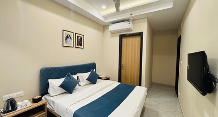 MG Plaza Hotel Room Type - Deluxe Room