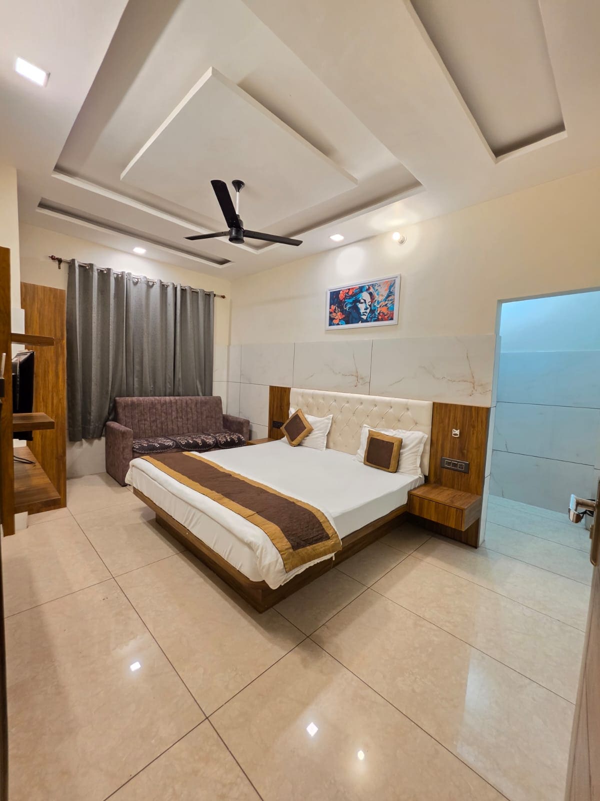 Pratap Homestay Opposite Pantanjali Yogpeeth Phase 1 - Tap to explore photos