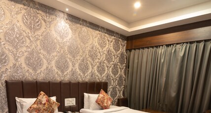 Hotel Central Plaza Room Type - ROYAL CLASSIC DOUBLE