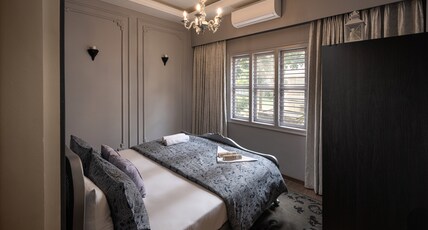Hoodo Zoe | 1 Bhk | Hebbal Apartment Room Type - Hoodo Zoe | Victorian Apartment W/Balc