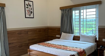 SONAM HOTEL AND RESTAURANT Room Type - Deluxe Room