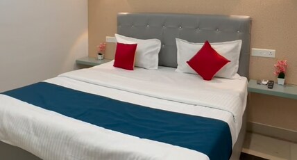 Angamaly Residency Room Type - Queen Bed Standard Room