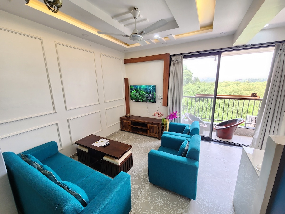 Serene Studio w d Balcony Mangrove Viewl Candolim - Tap to explore photos