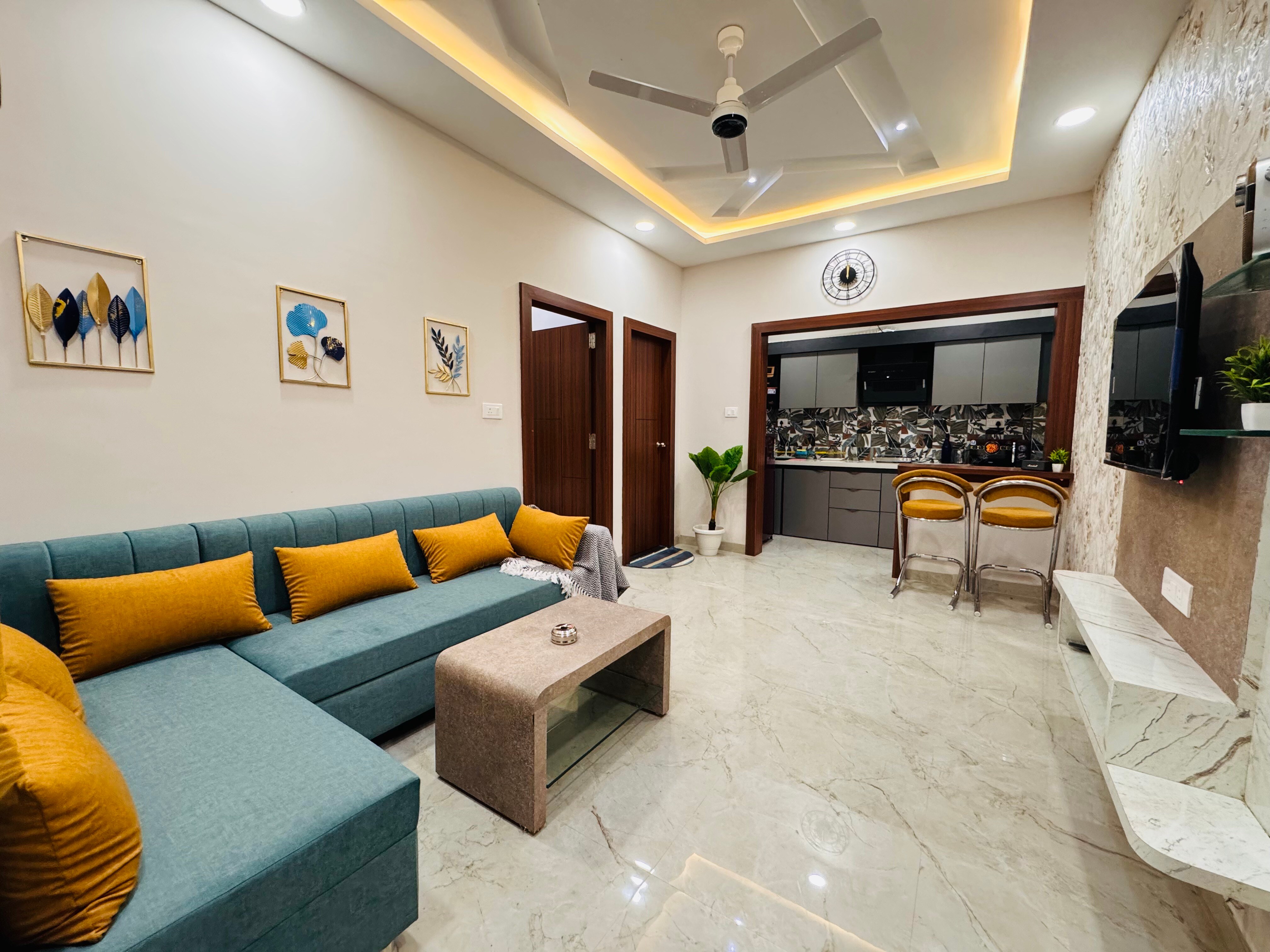 Home Escape 1BHK Elite Near Mahalaxmi Nagar - Tap to explore photos