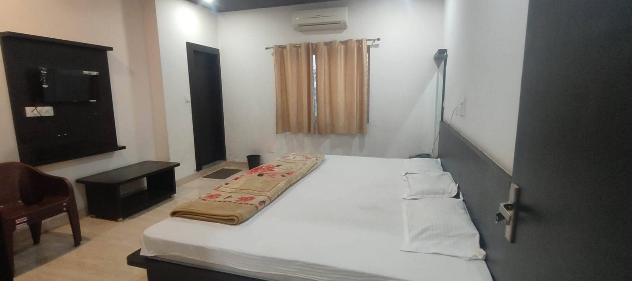 Hotel Ashapura Udaipur - Tap to explore photos