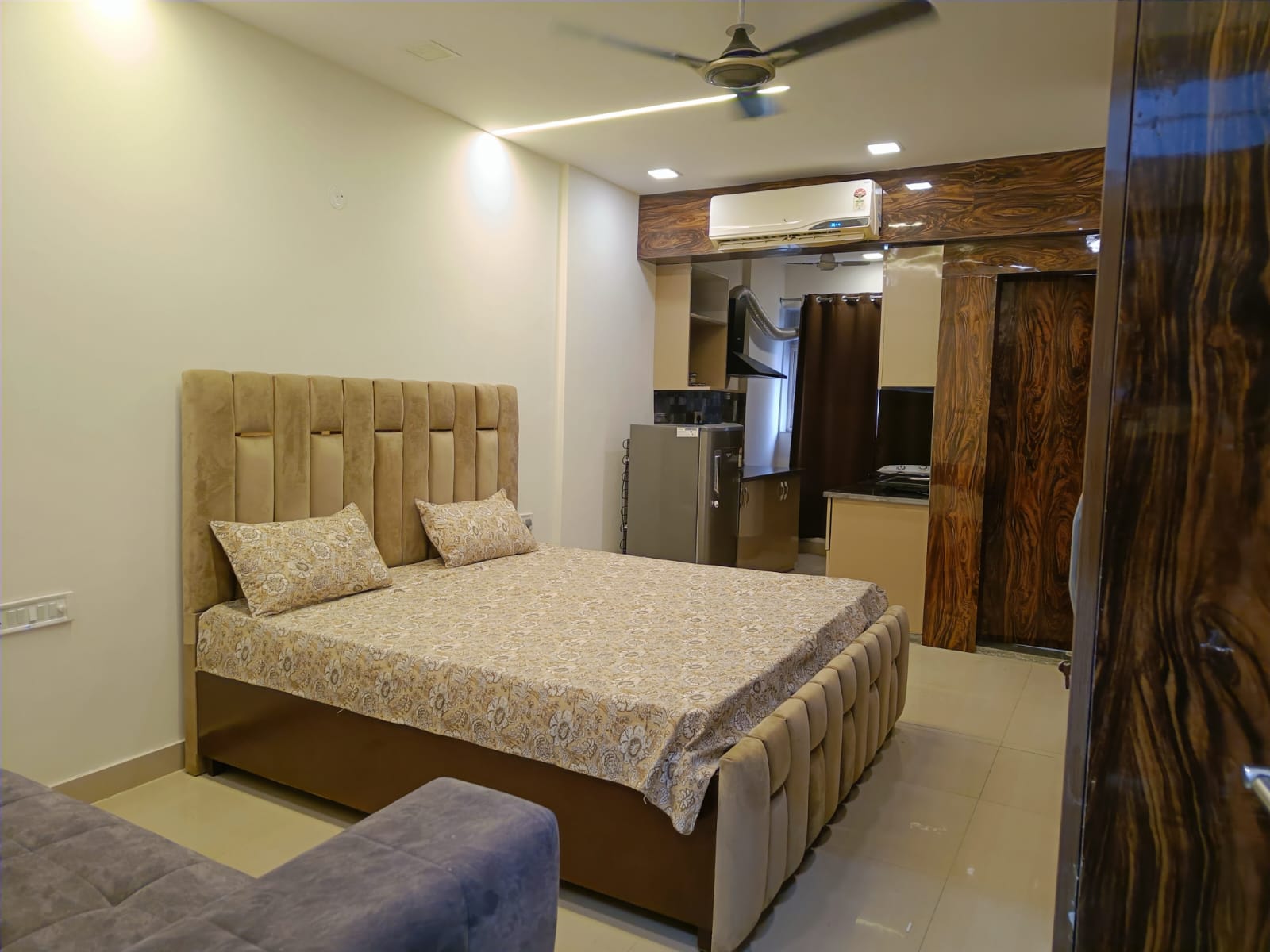 VacationBuddy Memorable apartment in West Delhi - Tap to explore photos