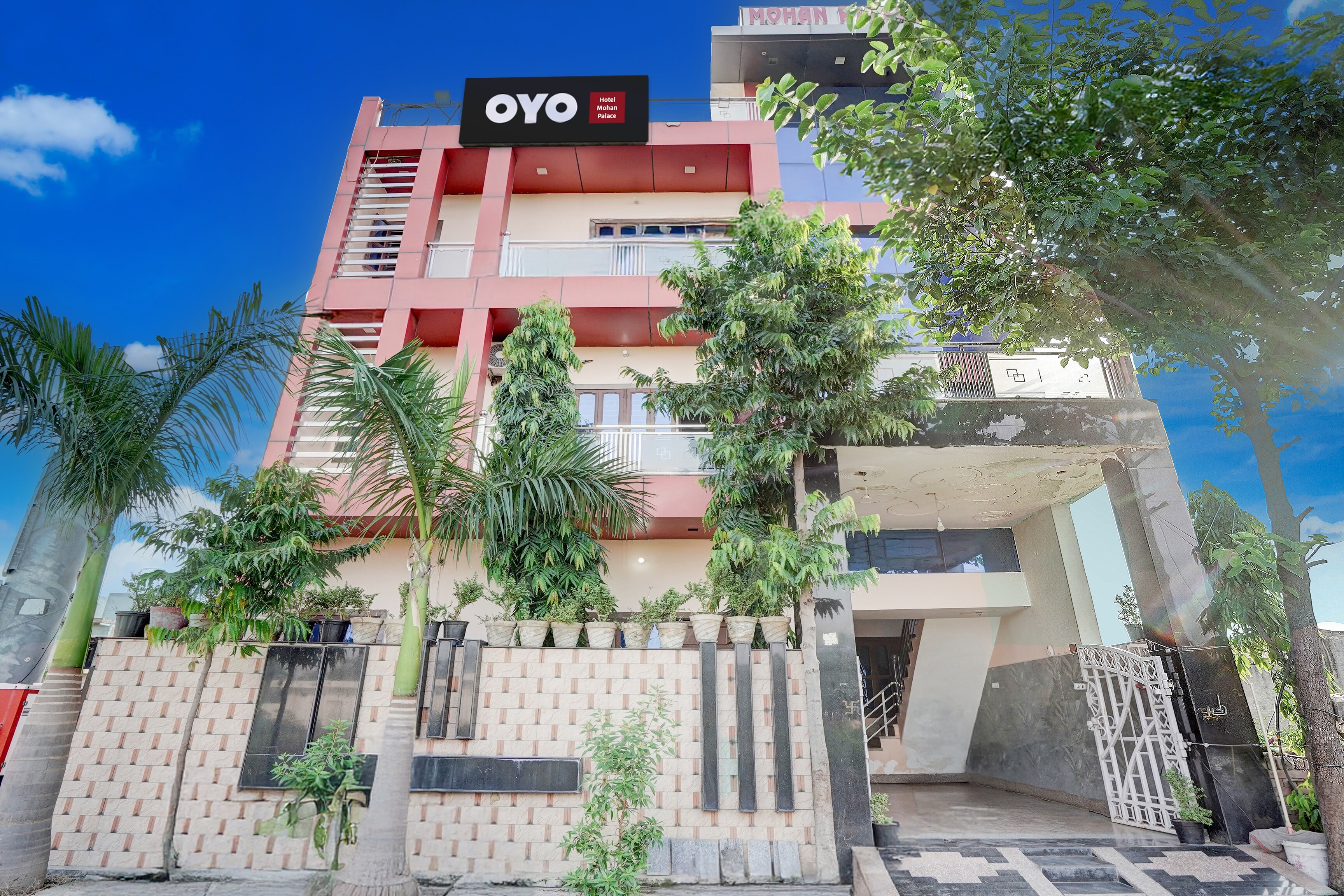 Hotel O Mohan Palace - Tap to explore photos