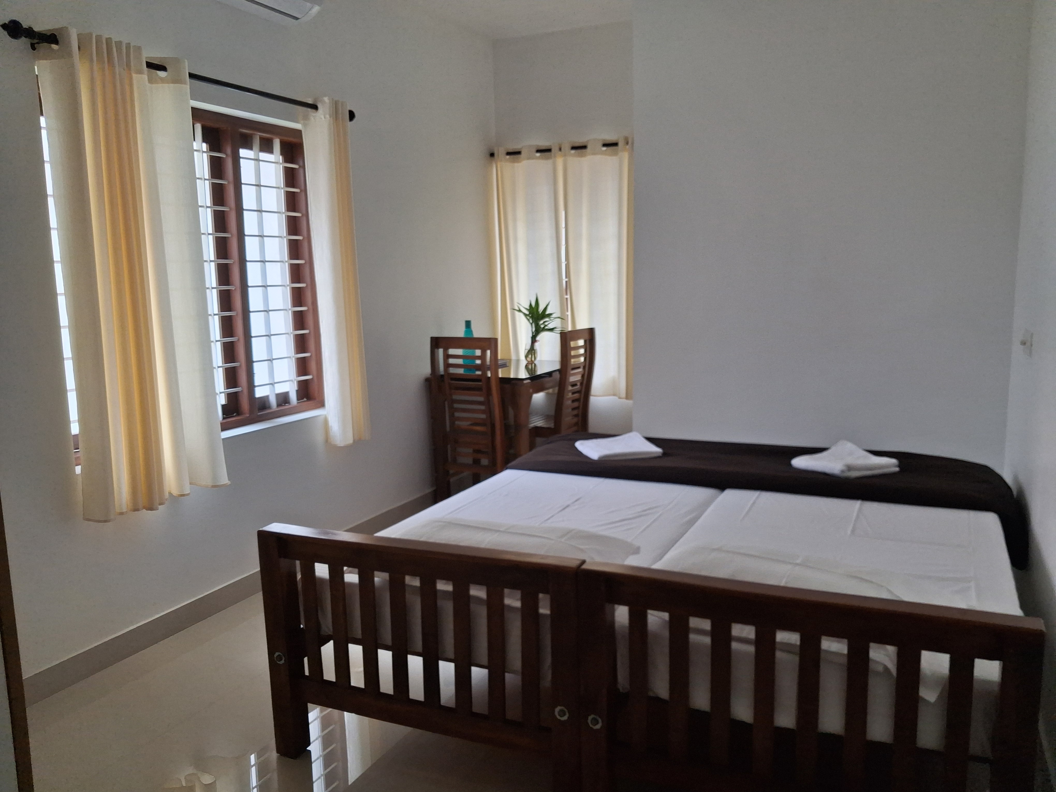 Eleeza Homestay - Tap to explore photos