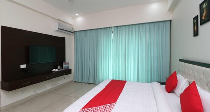 OYO Happy Feet Guest Room Type - Classic
