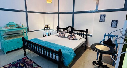 SUNNY VILLA HOMESTAY Room Type - Bedroom 103