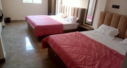 Hotel Alka Shree Room Type - Deluxe 4 Bed