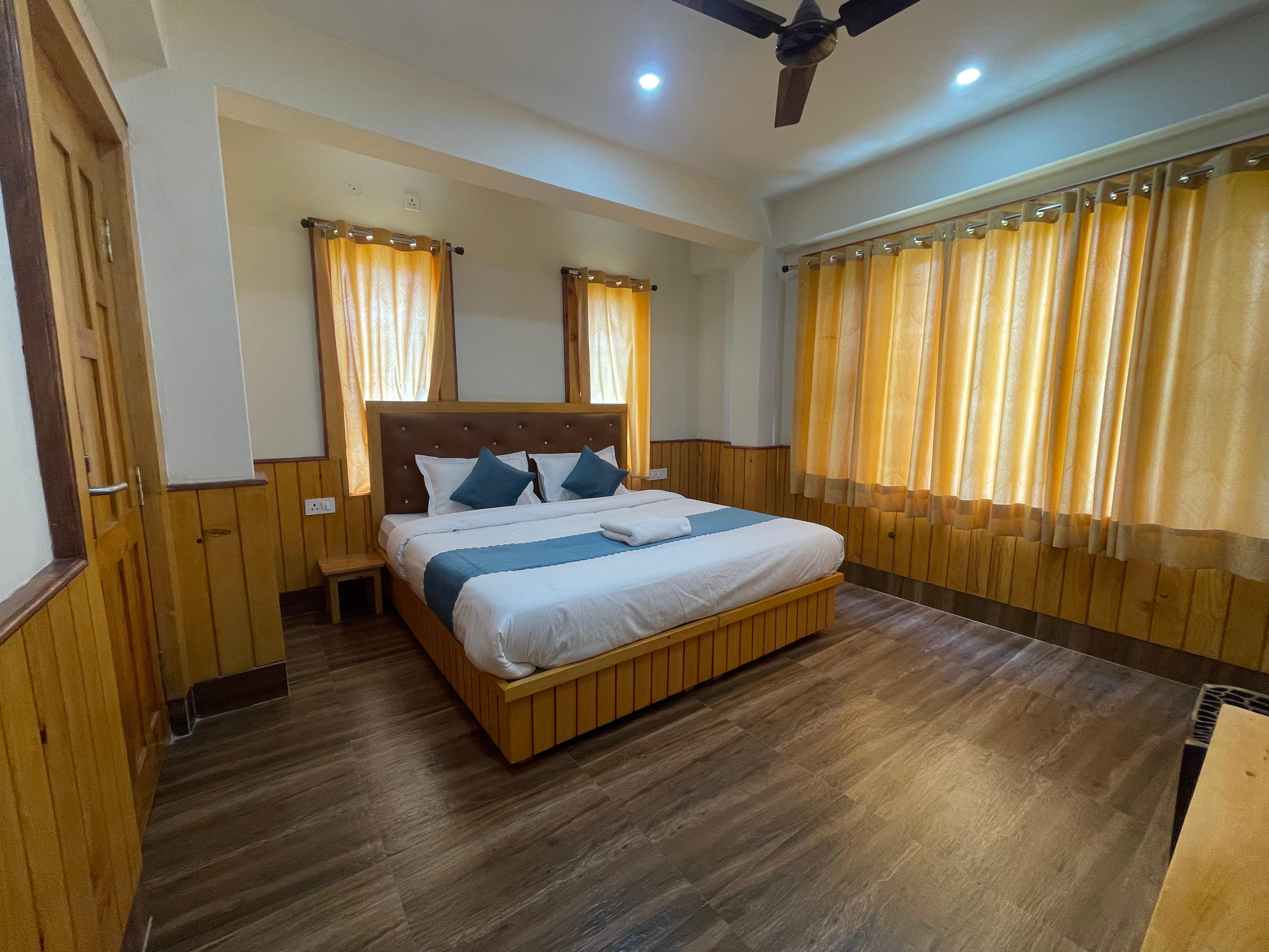 DIWAN SACHPASS GUEST HOUSE - Tap to explore photos