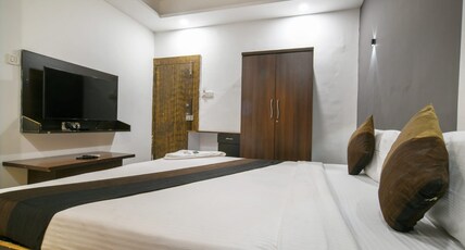 Hotel Aarav Room Type - Deluxe Room