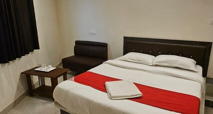 Hotel Raj Comfort Room Type - Deluxe AC Room