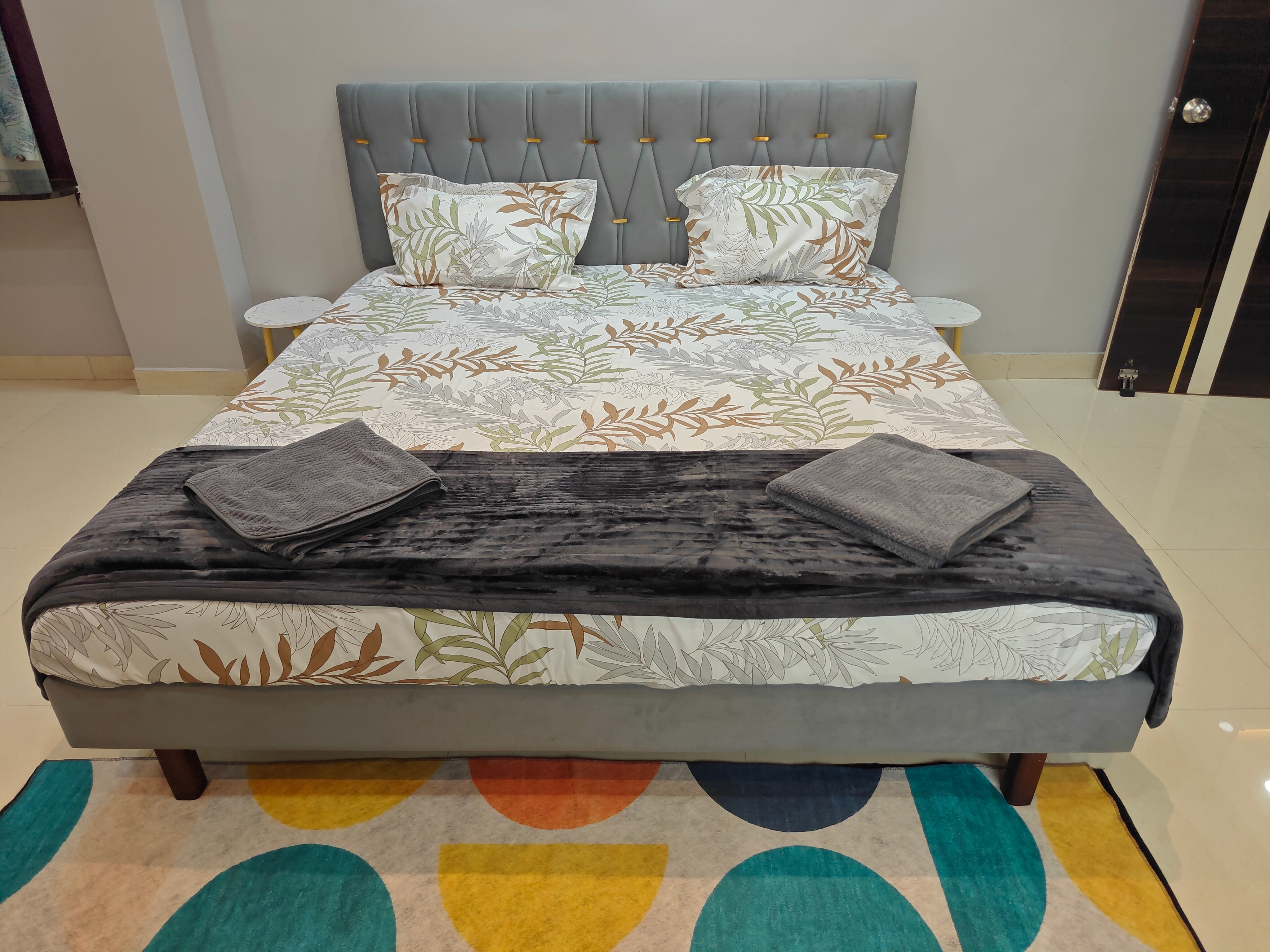Veloura | Entire 3BHK Apartment | 10Mins From Infocity Square - Tap to explore photos