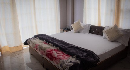 Himalayan Musaafir Guest House  & Restaurant Room Type - Deluxe Double Room