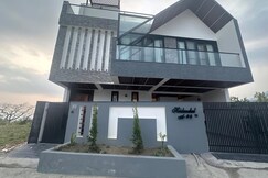 Hridanchal Luxe Hill Studio