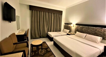 Signature Inn Diera Room Type - Triple Room - Parking subject to availability