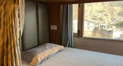 Joey's Hostel Manali Room Type - 14 Bed Mixed Dormitory