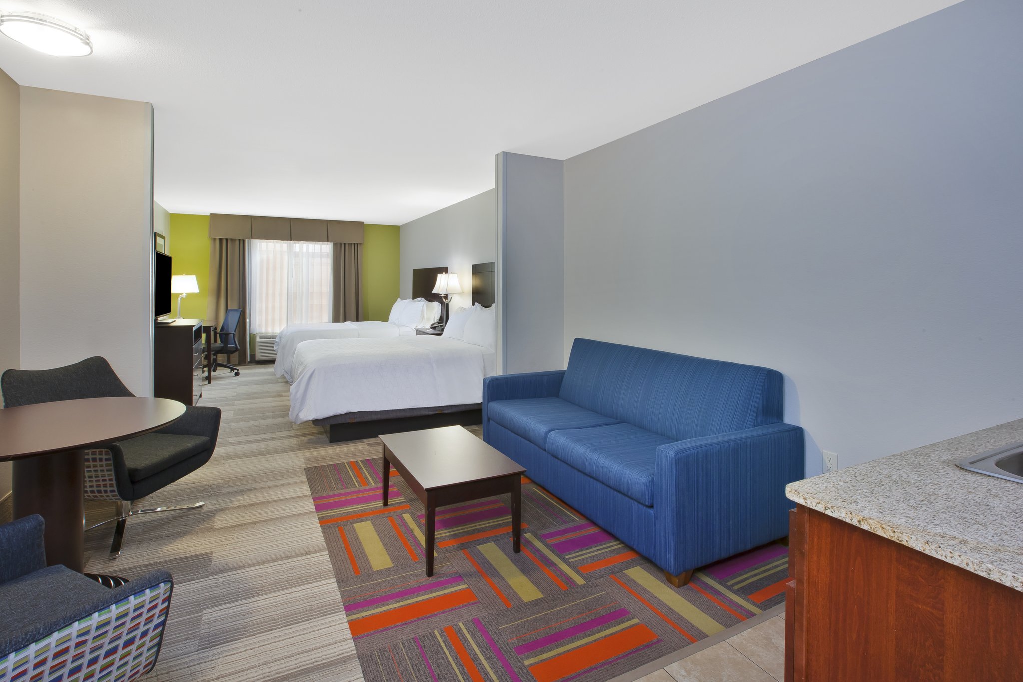 Holiday Inn Express Niles - Tap to explore photos