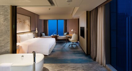 Hilton Quanzhou Riverside Room Type - KING DELUXE ROOM