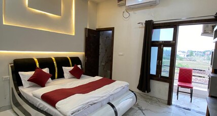 Hotel Soni ji ki dhani restaurant and rooftop cafe Room Type - Bedroom 7