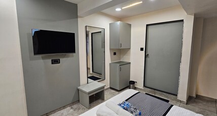 Hotel Paris Grand. Room Type - Deluxe Room with City View Hotel Paris Grand. Room Type - Deluxe Room with City View