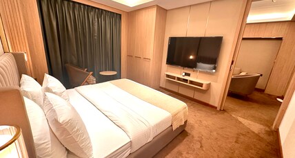 ASTER GRAND BY ZENQ SAKET Room Type - ROYAL SUITE