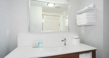 Hampton Inn by Hilton Bellevue Room Type - 2 QUEEN BEDS NONSMOKING