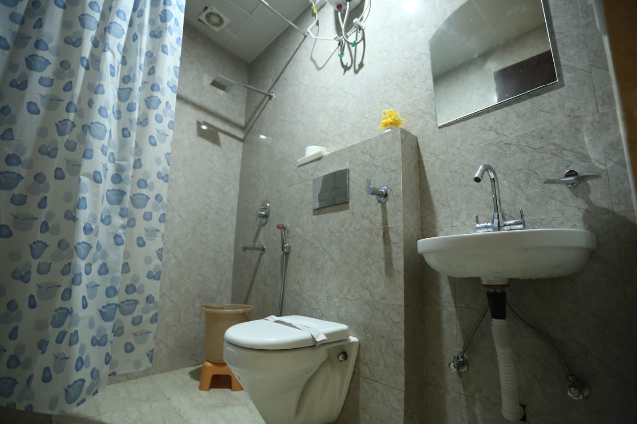 Hotel Fine Shelter - Tap to explore photos