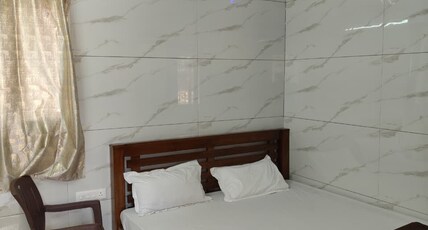 Eshwaraa Cottage Room Type - Deluxe Double Room Ac