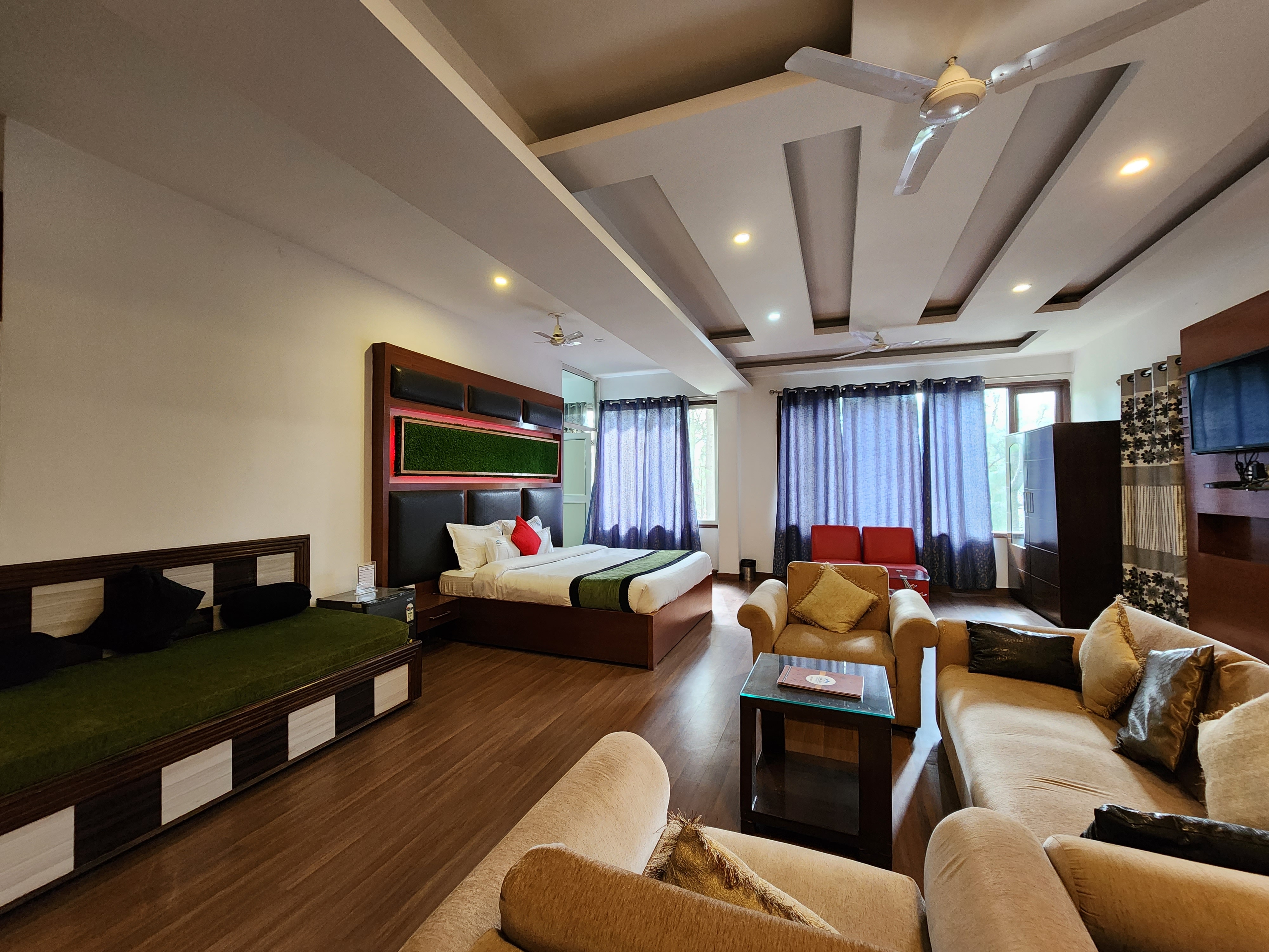 Hotel Bliss Kasauli - Tap to explore photos