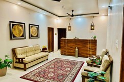 Hotel Gaur Heritage Inn