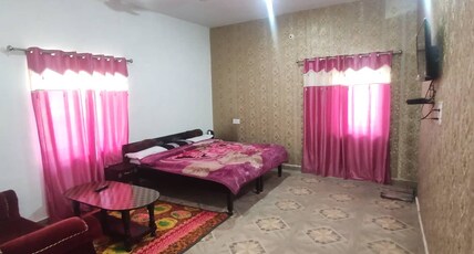 Sunshine Homestay | Rooms & Kitchen Room Type - King Bedroom